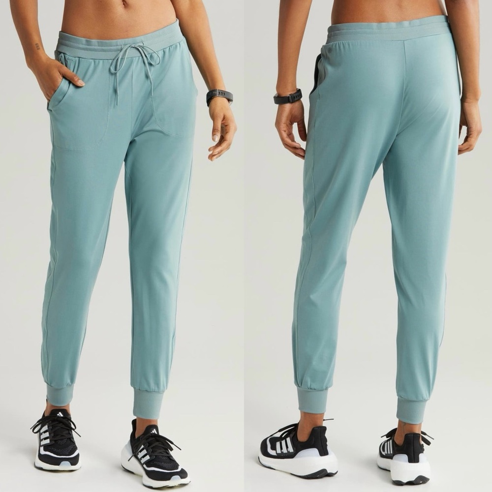 Zella Live In Pocket Joggers in Grey Thunder